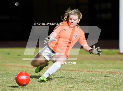 Thumbnail 3 in Red Mountain vs Maricopa (AIA 6A Round 1 Playoff) photogallery.