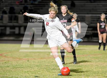 Thumbnail 3 in Red Mountain vs Maricopa (AIA 6A Round 1 Playoff) photogallery.