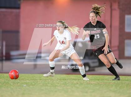 Thumbnail 3 in Red Mountain vs Maricopa (AIA 6A Round 1 Playoff) photogallery.