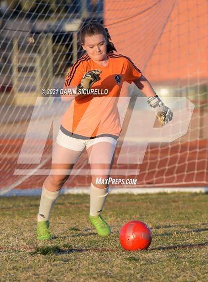 Thumbnail 2 in Red Mountain vs Maricopa (AIA 6A Round 1 Playoff) photogallery.