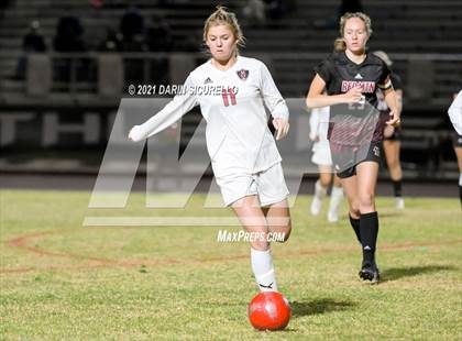 Thumbnail 2 in Red Mountain vs Maricopa (AIA 6A Round 1 Playoff) photogallery.