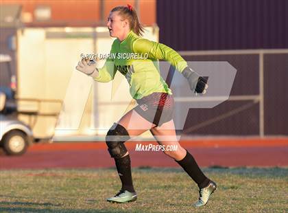 Thumbnail 3 in Red Mountain vs Maricopa (AIA 6A Round 1 Playoff) photogallery.