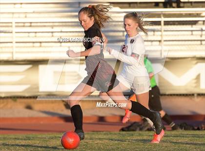 Thumbnail 2 in Red Mountain vs Maricopa (AIA 6A Round 1 Playoff) photogallery.