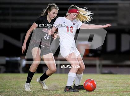 Thumbnail 3 in Red Mountain vs Maricopa (AIA 6A Round 1 Playoff) photogallery.