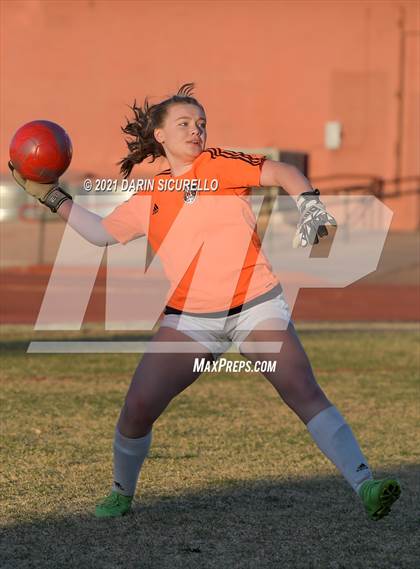Thumbnail 3 in Red Mountain vs Maricopa (AIA 6A Round 1 Playoff) photogallery.