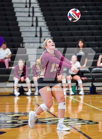 Thumbnail 2 in College Station vs Magnolia West photogallery.