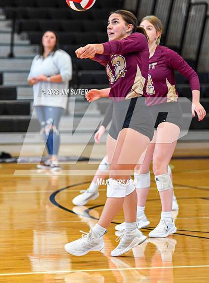 Thumbnail 2 in College Station vs Magnolia West photogallery.