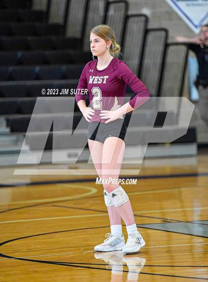 Thumbnail 2 in College Station vs Magnolia West photogallery.