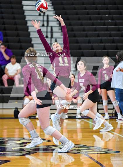 Thumbnail 1 in College Station vs Magnolia West photogallery.