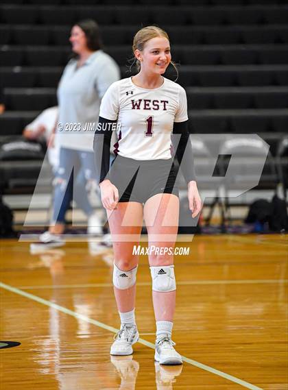 Thumbnail 1 in College Station vs Magnolia West photogallery.