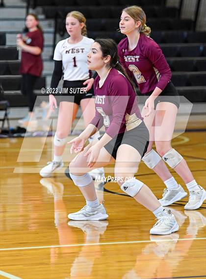 Thumbnail 1 in College Station vs Magnolia West photogallery.