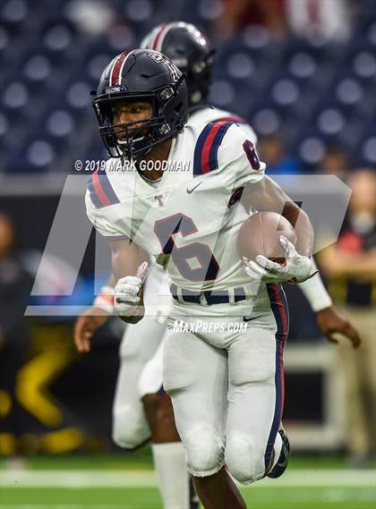 Thumbnail 1 in Tompkins vs Atascocita (UIL-6A Regional Playoff) photogallery.