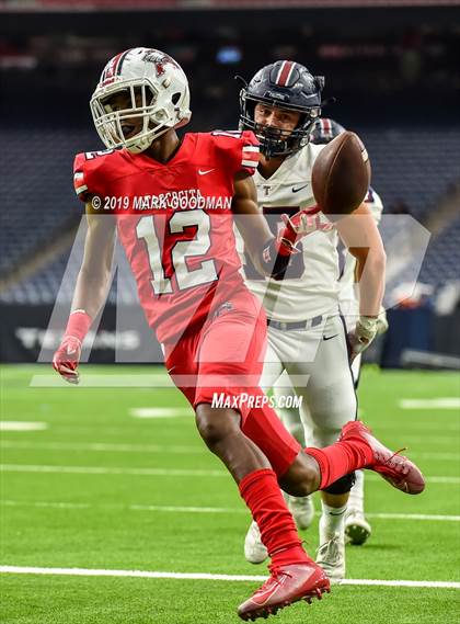 Thumbnail 1 in Tompkins vs Atascocita (UIL-6A Regional Playoff) photogallery.