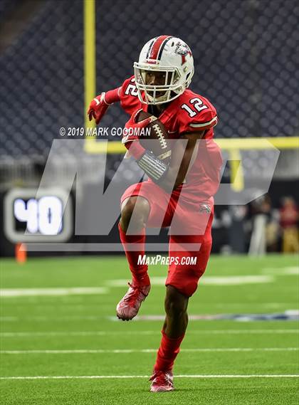 Thumbnail 3 in Tompkins vs Atascocita (UIL-6A Regional Playoff) photogallery.