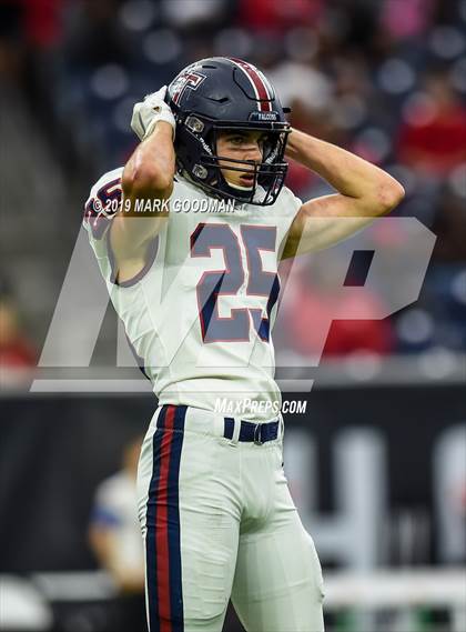Thumbnail 2 in Tompkins vs Atascocita (UIL-6A Regional Playoff) photogallery.