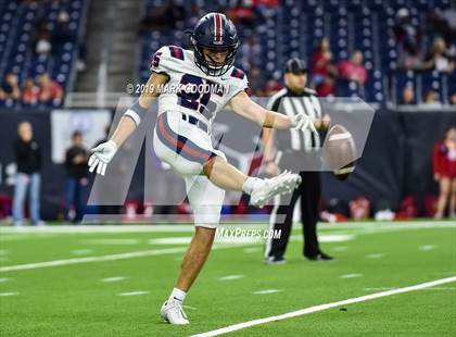 Thumbnail 3 in Tompkins vs Atascocita (UIL-6A Regional Playoff) photogallery.