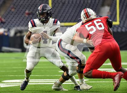 Thumbnail 3 in Tompkins vs Atascocita (UIL-6A Regional Playoff) photogallery.