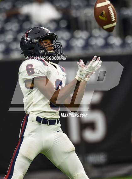 Thumbnail 3 in Tompkins vs Atascocita (UIL-6A Regional Playoff) photogallery.