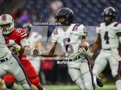 Thumbnail 3 in Tompkins vs Atascocita (UIL-6A Regional Playoff) photogallery.