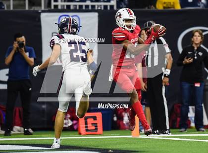 Thumbnail 1 in Tompkins vs Atascocita (UIL-6A Regional Playoff) photogallery.