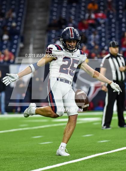 Thumbnail 2 in Tompkins vs Atascocita (UIL-6A Regional Playoff) photogallery.