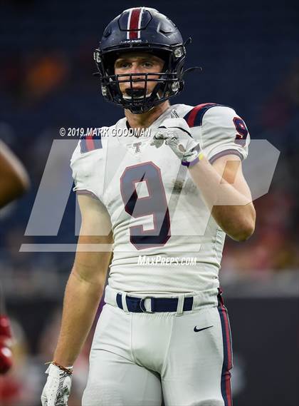 Thumbnail 2 in Tompkins vs Atascocita (UIL-6A Regional Playoff) photogallery.