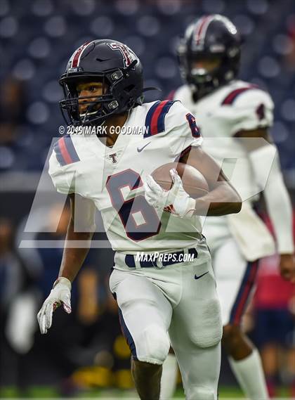 Thumbnail 2 in Tompkins vs Atascocita (UIL-6A Regional Playoff) photogallery.