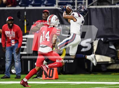 Thumbnail 2 in Tompkins vs Atascocita (UIL-6A Regional Playoff) photogallery.