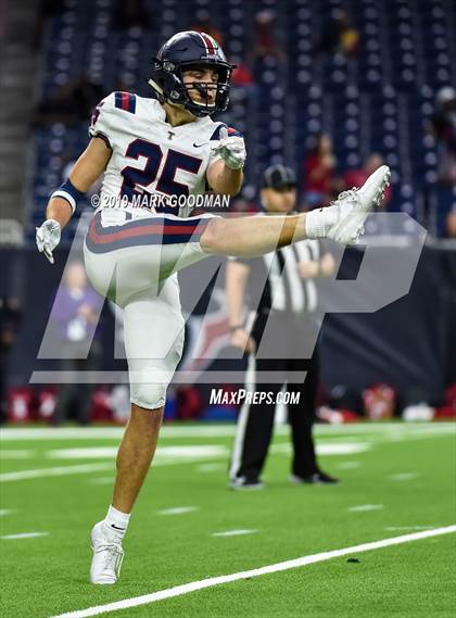 Thumbnail 1 in Tompkins vs Atascocita (UIL-6A Regional Playoff) photogallery.