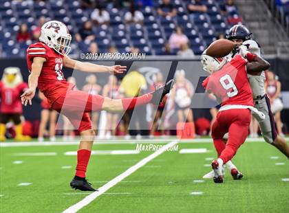Thumbnail 3 in Tompkins vs Atascocita (UIL-6A Regional Playoff) photogallery.
