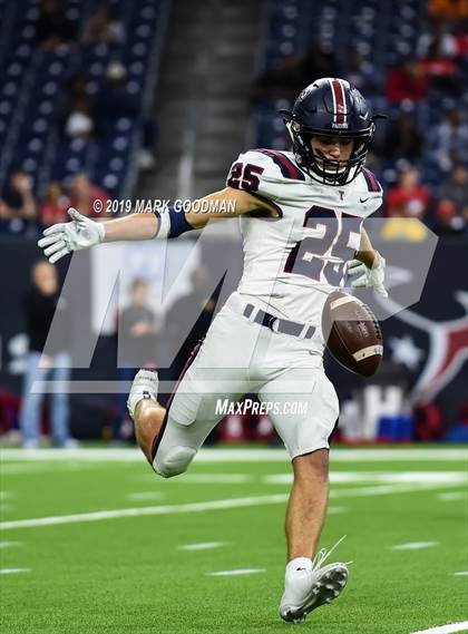 Thumbnail 1 in Tompkins vs Atascocita (UIL-6A Regional Playoff) photogallery.