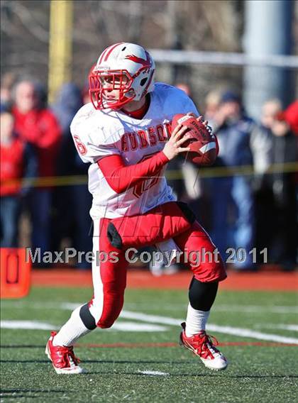 Thumbnail 1 in Clinton vs Hudson (MIAA Division III Central Final) photogallery.