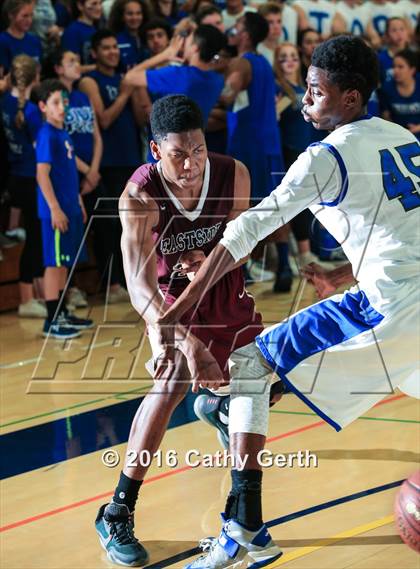 Thumbnail 2 in Eastside College Prep vs. Woodside Priory (CIF CCS D5 Section Championship) photogallery.