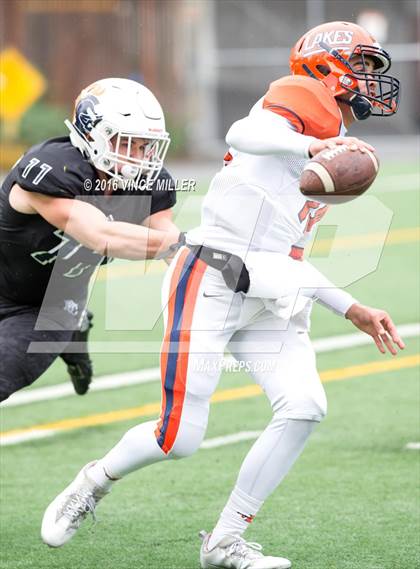 Thumbnail 3 in Eastside Catholic vs. Lakes (WIAA 3A Quarterfinal) photogallery.
