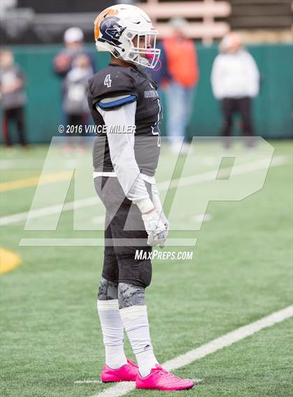 Thumbnail 3 in Eastside Catholic vs. Lakes (WIAA 3A Quarterfinal) photogallery.