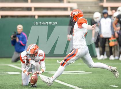 Thumbnail 2 in Eastside Catholic vs. Lakes (WIAA 3A Quarterfinal) photogallery.