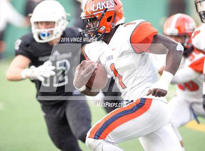 Thumbnail 2 in Eastside Catholic vs. Lakes (WIAA 3A Quarterfinal) photogallery.