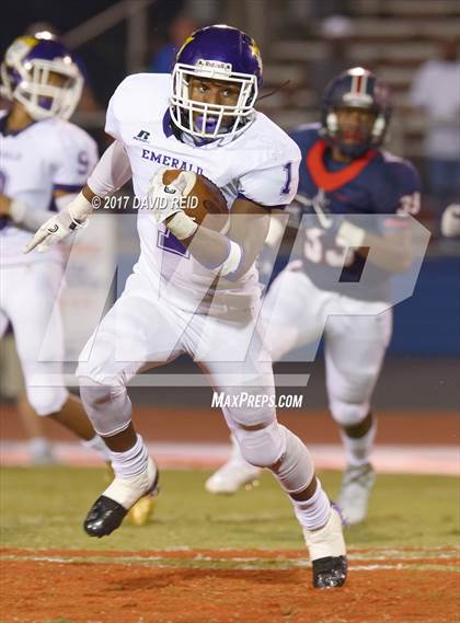 Thumbnail 3 in Belton-Honea Path vs Emerald photogallery.