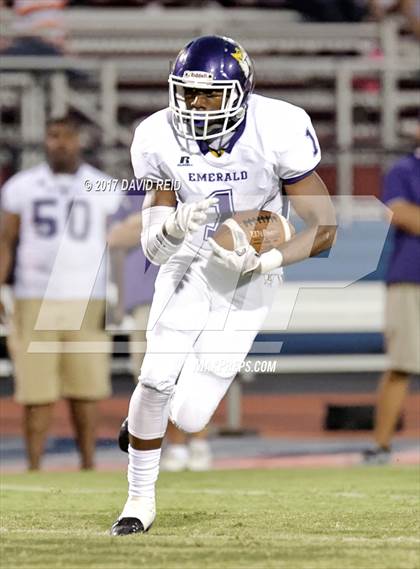 Thumbnail 2 in Belton-Honea Path vs Emerald photogallery.