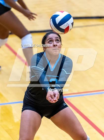 Thumbnail 3 in Harlan vs Reagan [Ronald] (NEISD Volleyball Tournament) photogallery.