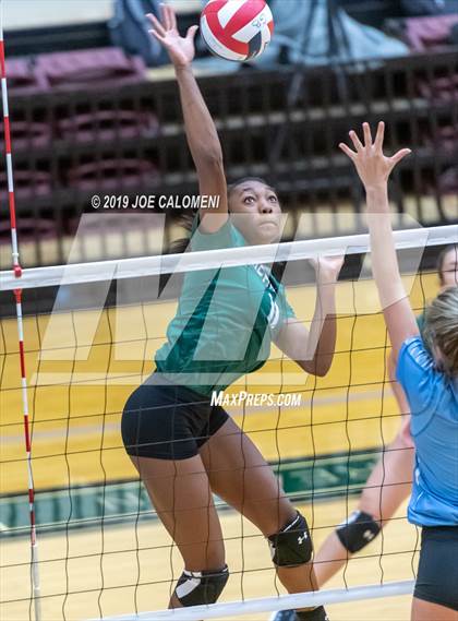 Thumbnail 2 in Harlan vs Reagan [Ronald] (NEISD Volleyball Tournament) photogallery.