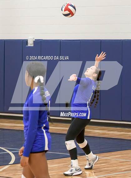 Thumbnail 2 in Cypress Ridge vs Cypress Creek (Katy ISD Subvarsity Tournament) photogallery.