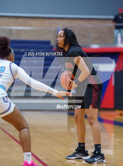 Thumbnail 3 in Monterey vs South Grand Prairie (Allen Eagles Hoopfest) photogallery.
