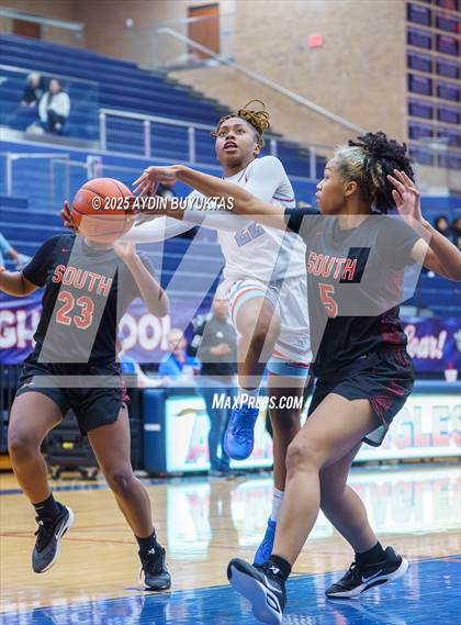 Thumbnail 1 in Monterey vs South Grand Prairie (Allen Eagles Hoopfest) photogallery.