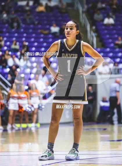Thumbnail 3 in Davis vs. Skyridge (UHSAA 6A Semifinal) photogallery.