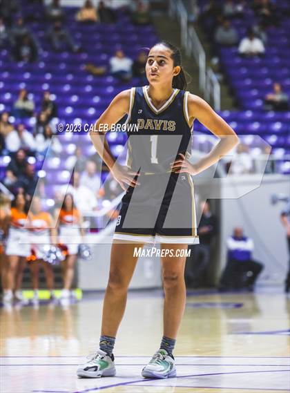 Thumbnail 1 in Davis vs. Skyridge (UHSAA 6A Semifinal) photogallery.