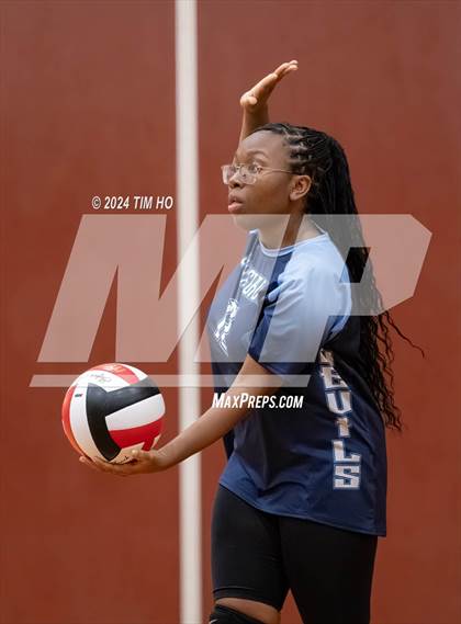 Thumbnail 3 in Springbrook vs. Paint Branch photogallery.