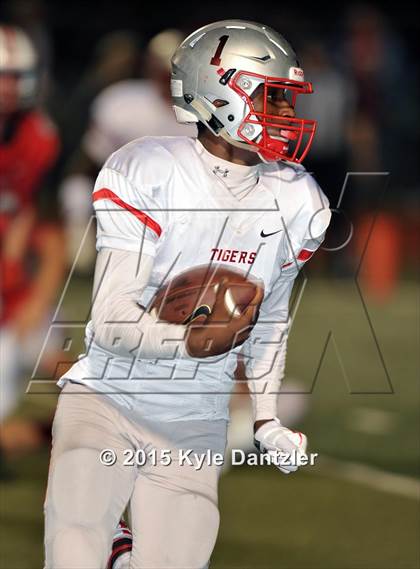 Thumbnail 1 in Muenster vs. Bremond (UIL 2A Division 2 Semifinal) photogallery.