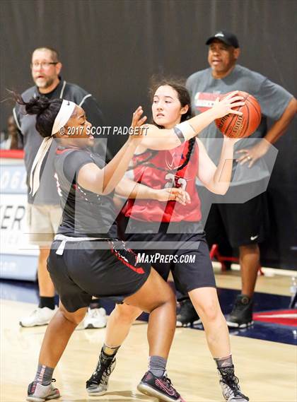 Thumbnail 2 in Great Oak vs Rancho Verde (Scrimmage) photogallery.