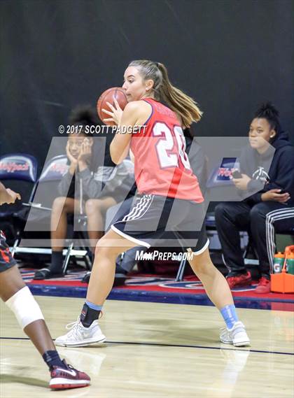 Thumbnail 2 in Great Oak vs Rancho Verde (Scrimmage) photogallery.